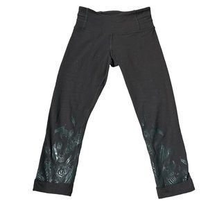 Lululemon size 0 capris with grip design on legs